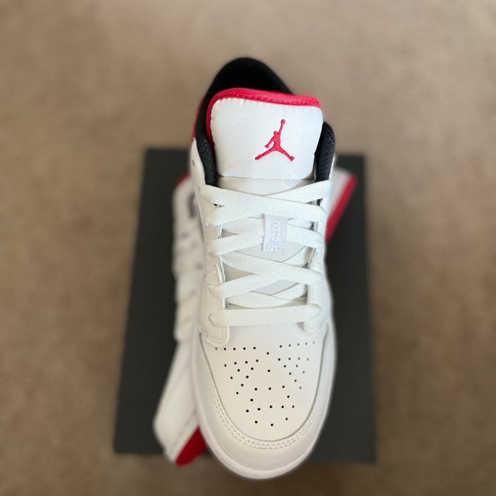 Air Jordan 1s Mid - Picture 2 of 8
